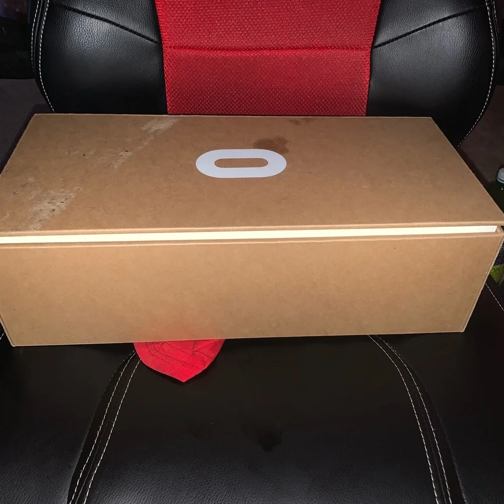 White oculus quest two